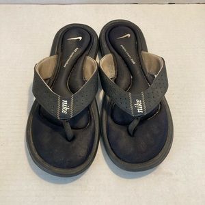 Nike flip flops women’s 9 comfort thongs